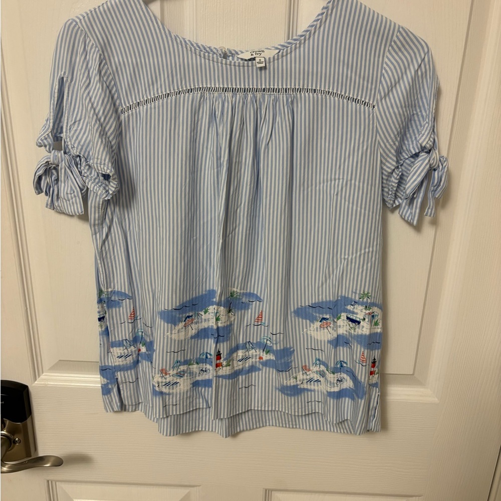 Crown and Ivy Blouse Small Beach Scene Striped Vacation Tied Sleeves Flowy
